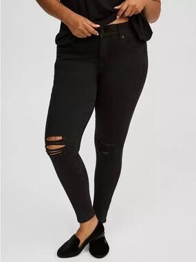 TORRID Bombshell Premium Stretch Skinny Jean 24XT Grenada (distressed black)